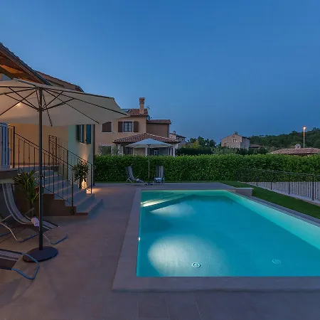 Peaceful In Dubravci With Swimming Pool Villa *